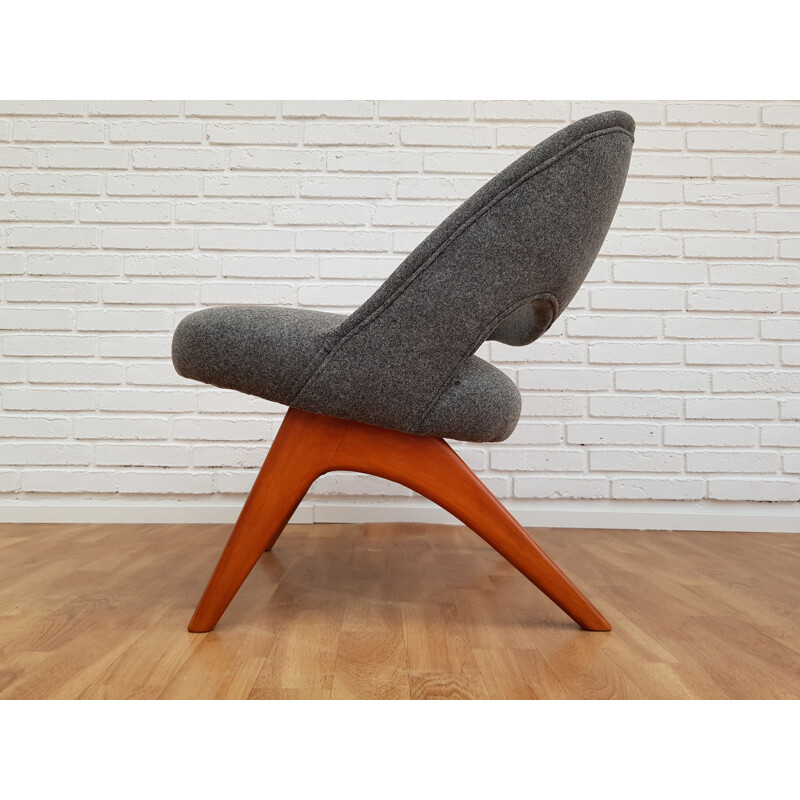 Scandinavian armchair in grey wool and beech