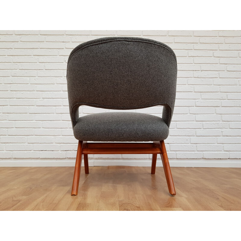 Scandinavian armchair in grey wool and beech