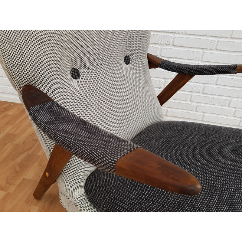 Scandinavian armchair in wool and beechwood