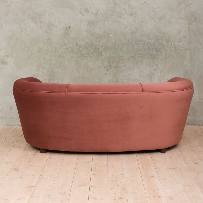 Vintage banana sofa in dark pink velvet and oakwood 1940