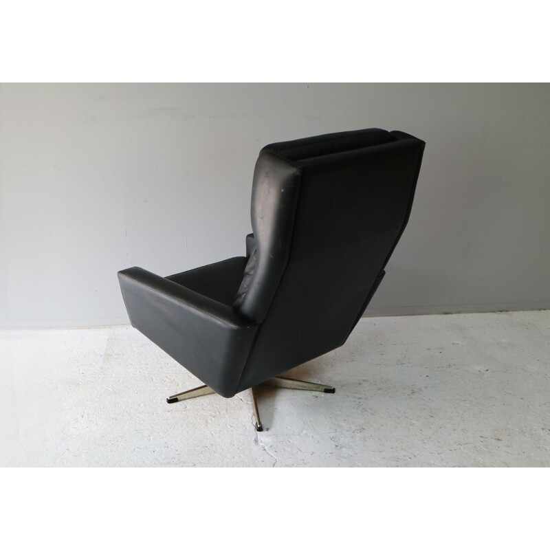 Vintage black leather armchair 1960