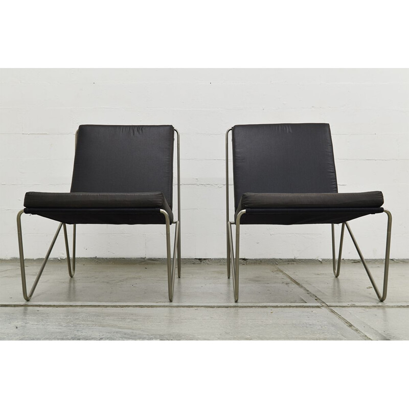 Paire de chaises vintage Bachelor pour Fritz Hansen en tissu noir et acier 1960