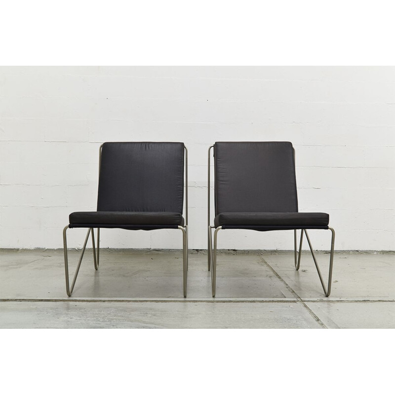 Paire de chaises vintage Bachelor pour Fritz Hansen en tissu noir et acier 1960