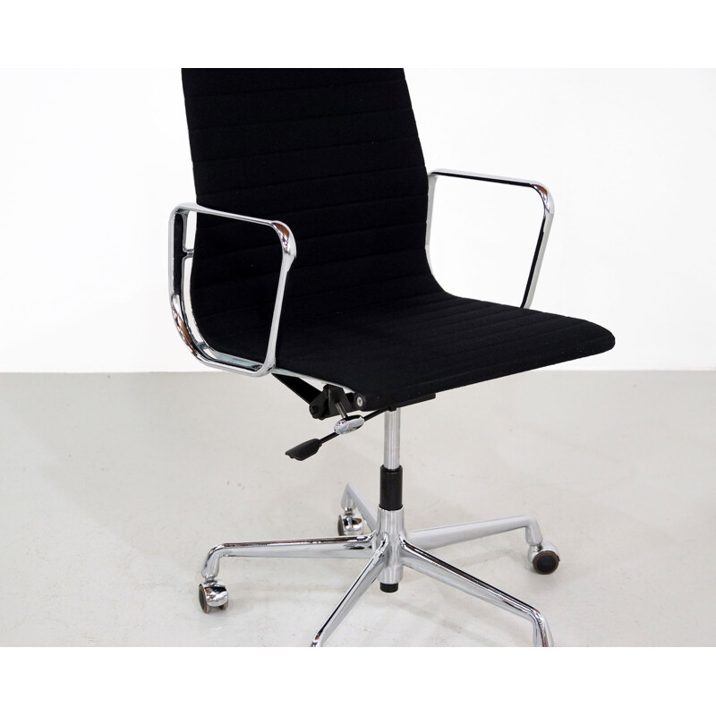 Vintage EA 119 office chair by Eames for Vitra in black fabric and aluminium 1990