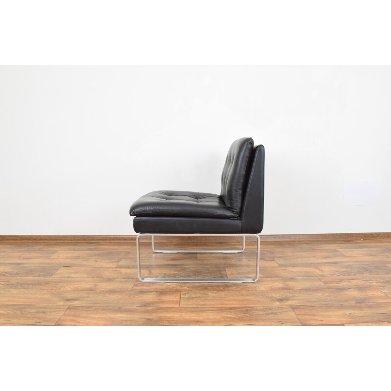 German lounge chair in leather and aluminium