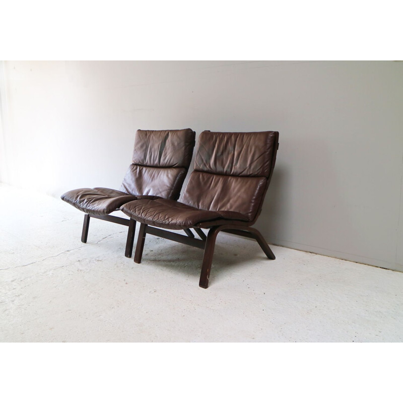 Vintage danish lounge chair in brown leather and beechwood 1960