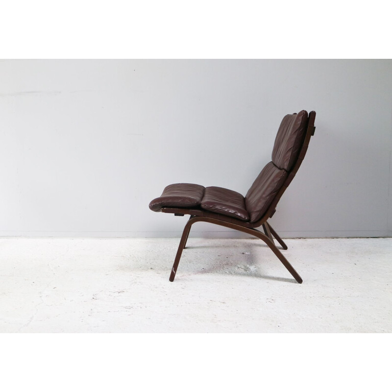 Vintage danish lounge chair in brown leather and beechwood 1960