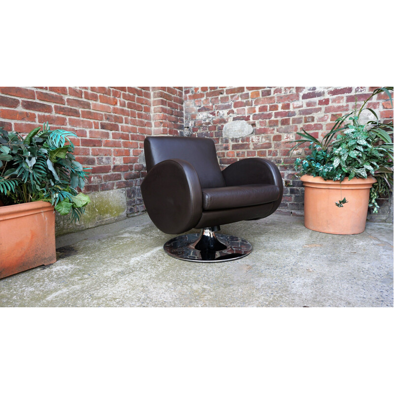 Design lounge armchair in chocolate leather