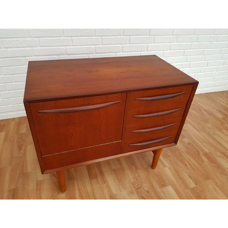 Vintage danish chest of drawer from the 60s