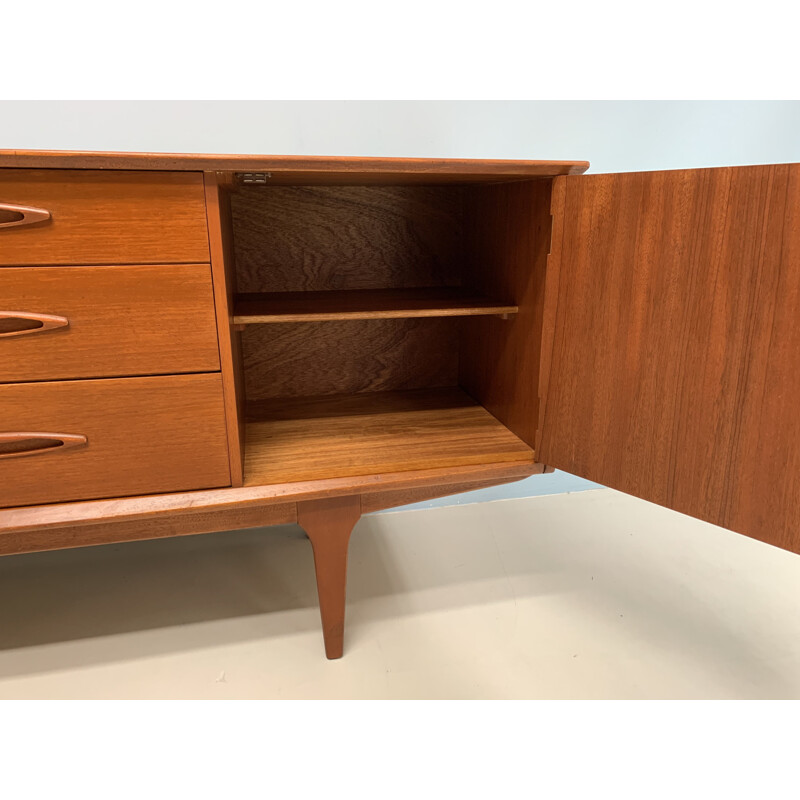 Vintage english sideboard for Yentique in teakwood 1960