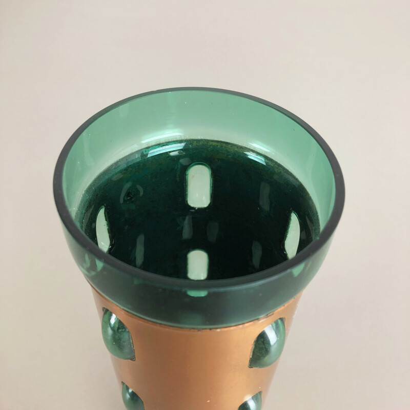 Cylindrical vintage vase in green glass and copper by Nanny Still for Raak,1970