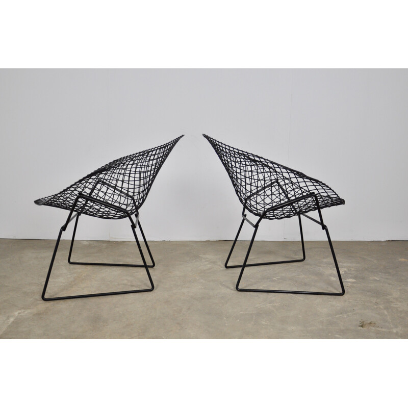 Pair of "Diamond" armchairs by Harry Bertoia for Knoll International, 1970