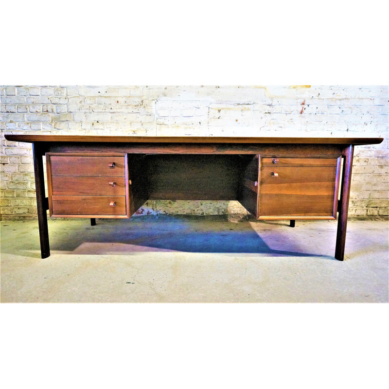 Bureau vintage de direction scandinave par Arne Vodder