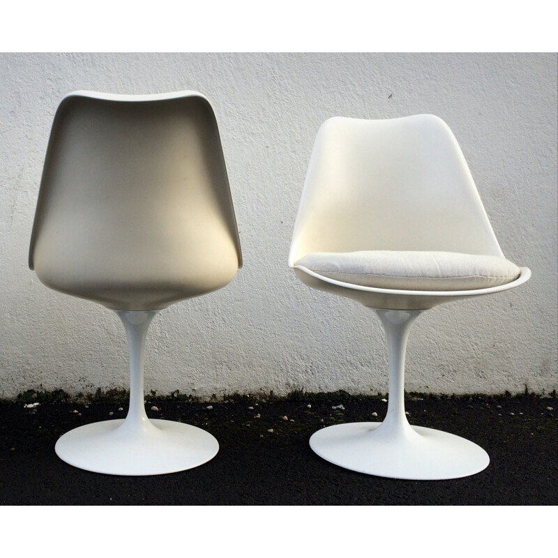 Paire de chaises Knoll en fibre de verre et aluminium, Eero SAARINEN - 1960