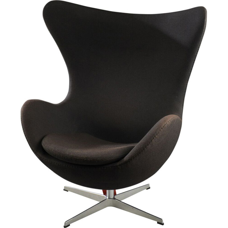 Vintage Egg armchair for Fritz Hansen in black wool and aluminium 1950