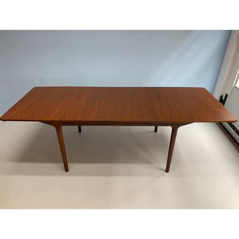 Vintage Mcintosh dining table in teakwood 1960