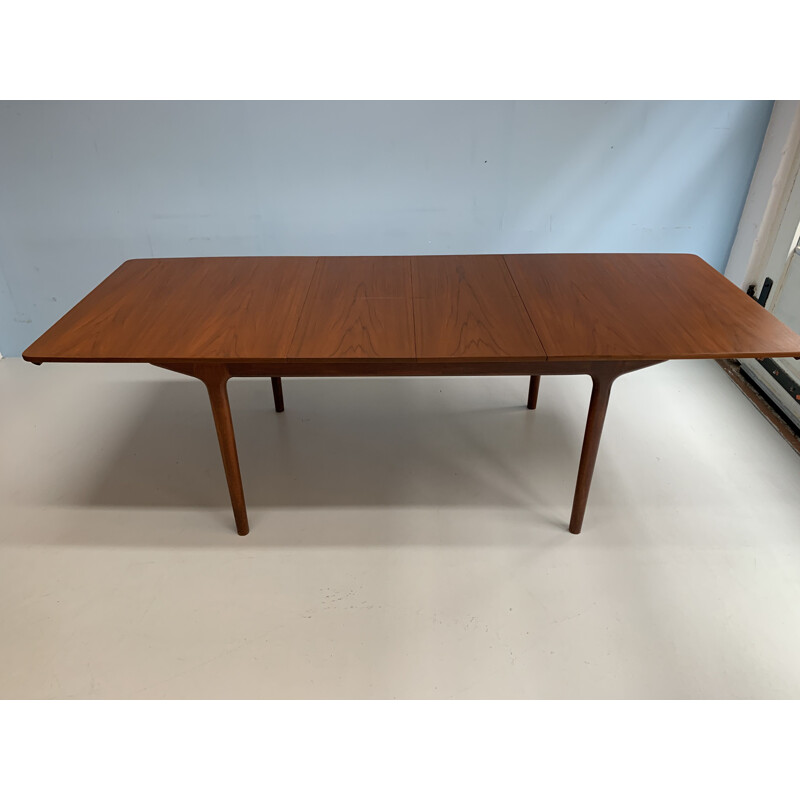 Vintage Mcintosh dining table in teakwood 1960