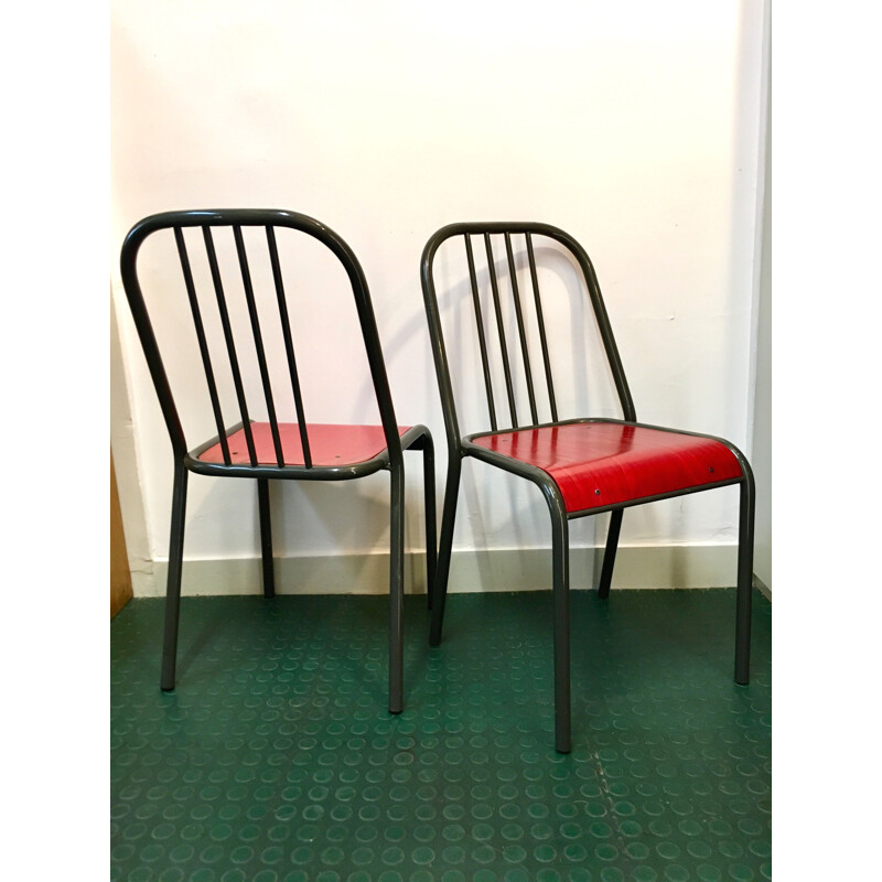 Paire de chaises vintage françaises rouge en acier gris 1980