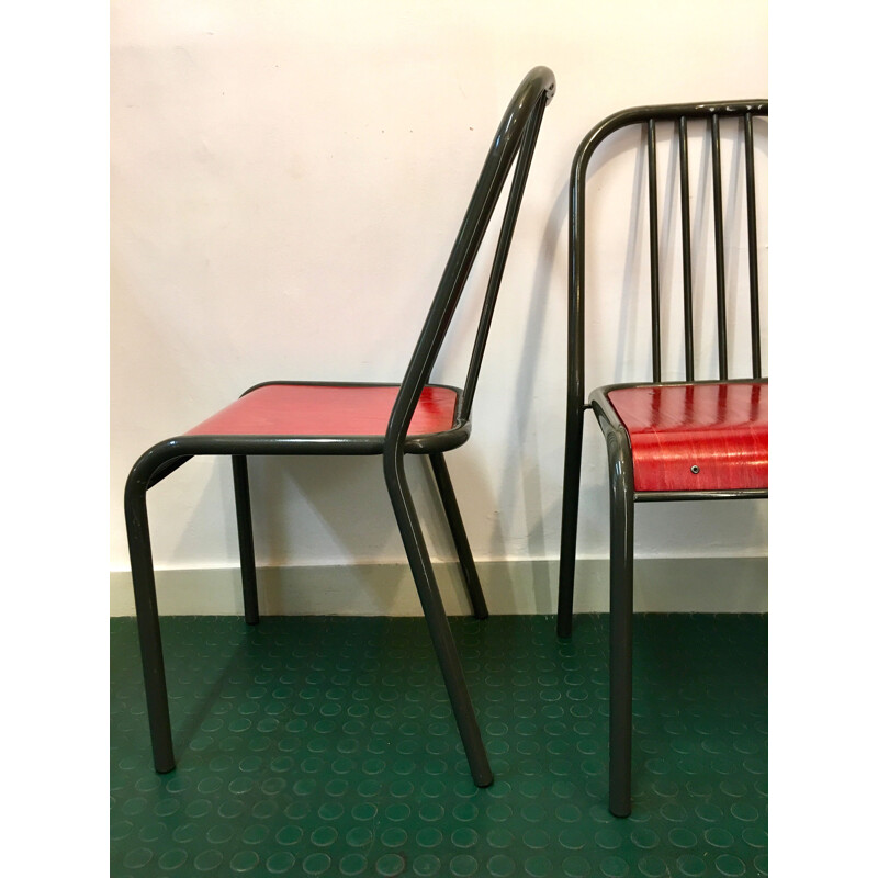 Paire de chaises vintage françaises rouge en acier gris 1980