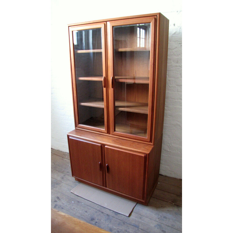 Vintage teak cabinet with glassdoors 