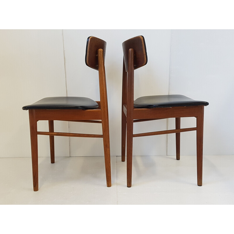 Suite de 4 chaises vintage scandinaves pour Sax en teck et skaï noir 1960