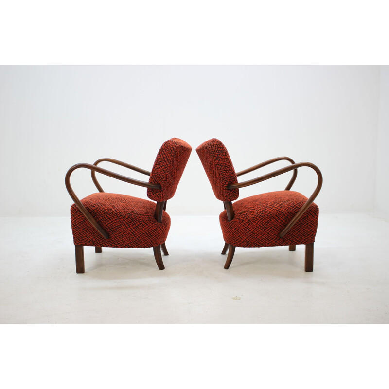Paire de fauteuils vintage H-237 en tissu rouge et bois 1950