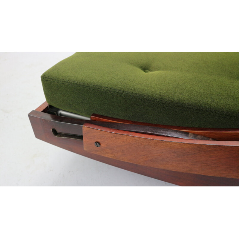 GS195 daybed in green velvet and rosewood by Gianni Songia