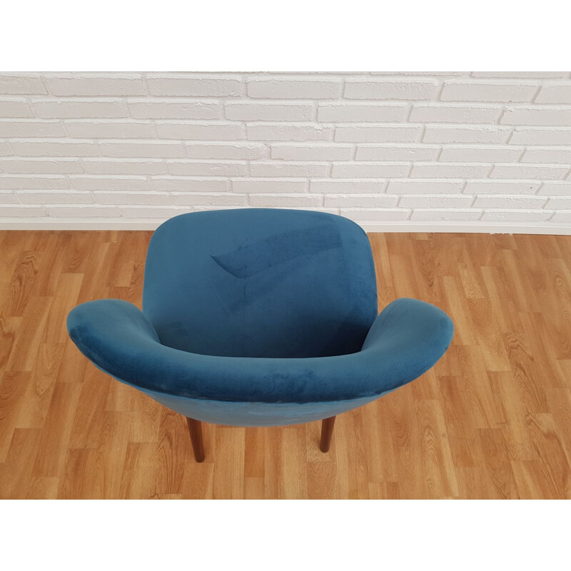 Vintage beech and blue velvet armchair, 1960