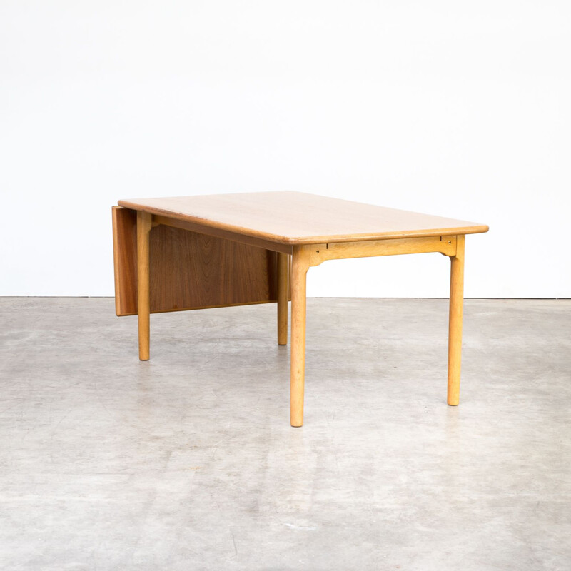 Vintage dining table drop leaf in oak Kurt østervig for KP Mobler 1970s