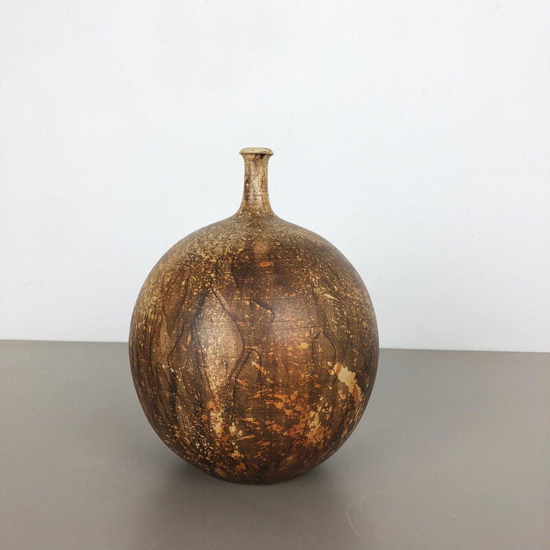 Vase en céramique vintage par Gerhard Liebenthron 1970