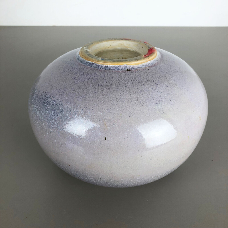 Vaso vintage in ceramica bianca e viola per Wolfgang Meer, Germania 1980