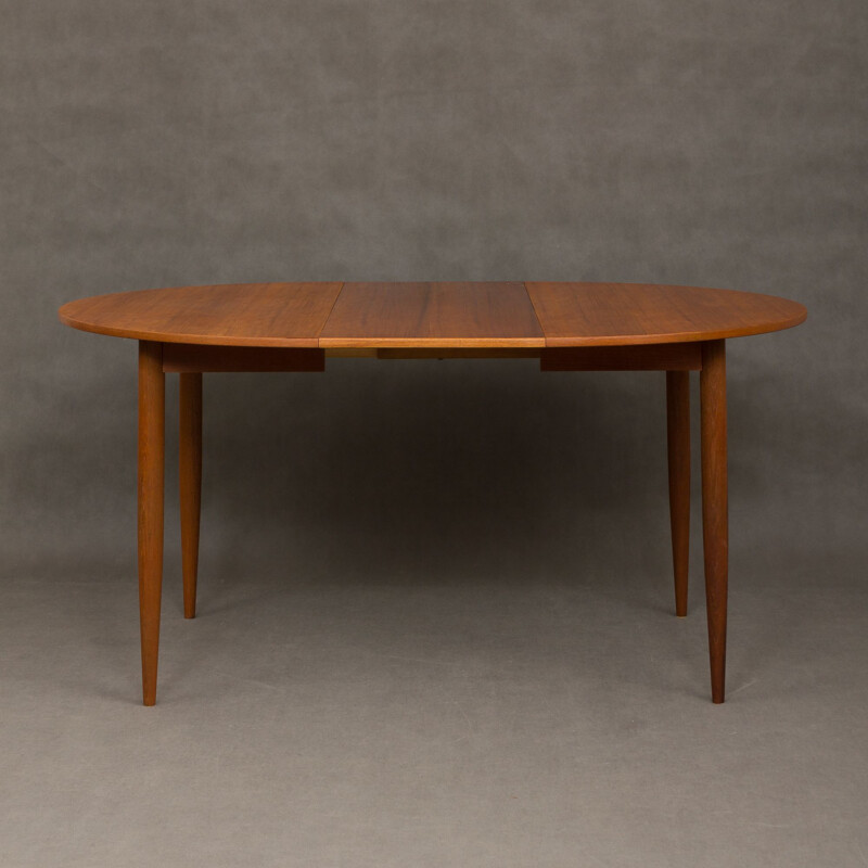 Vintage danish extension table in teakwood 1960