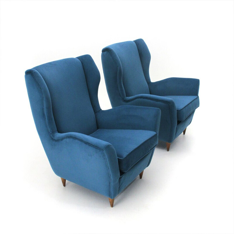 Set of 2 vintage italian armchairs in blue velvet and wood 1950