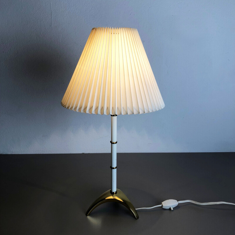 Lampada da tavolo vintage a treppiede in ottone e metallo, Austria 1960