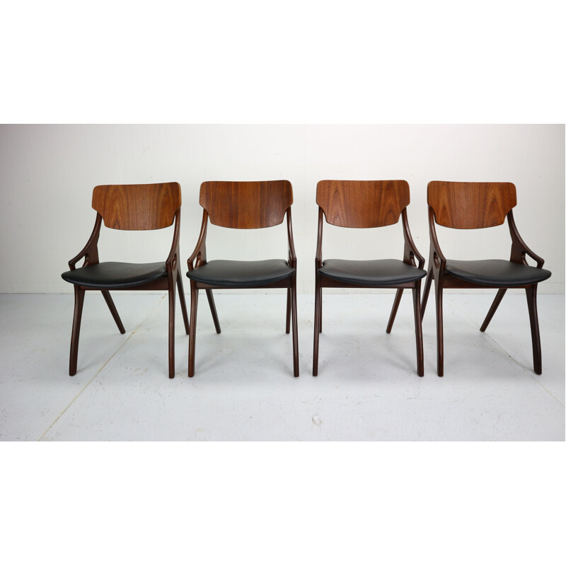 Ensemble de 4 chaises à repas vintage 71 par Arne Hovmand Olsen pour Mogens Kold Danemark années 1960