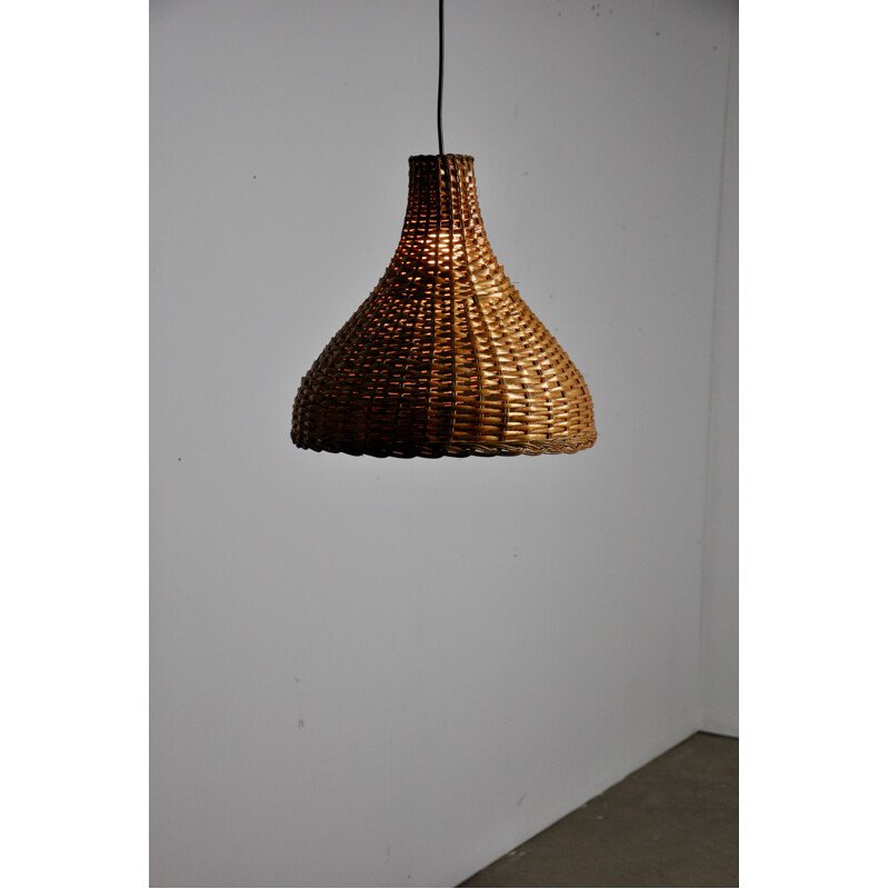 Vintage pendant light in wicker from the 60s 