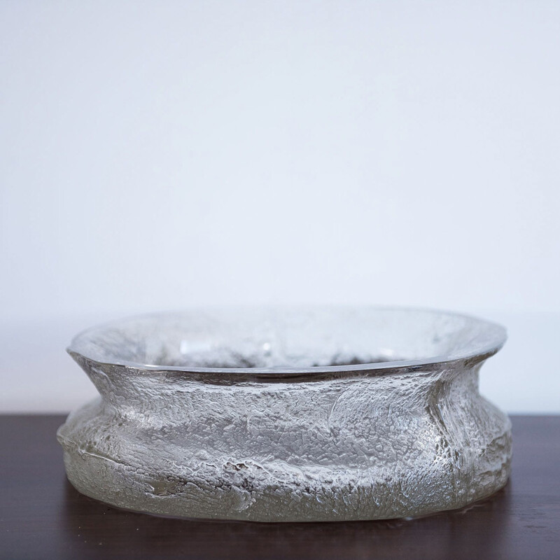 Scandinavian vintage blown glass bowl by Timo Sarpaneva, 1960