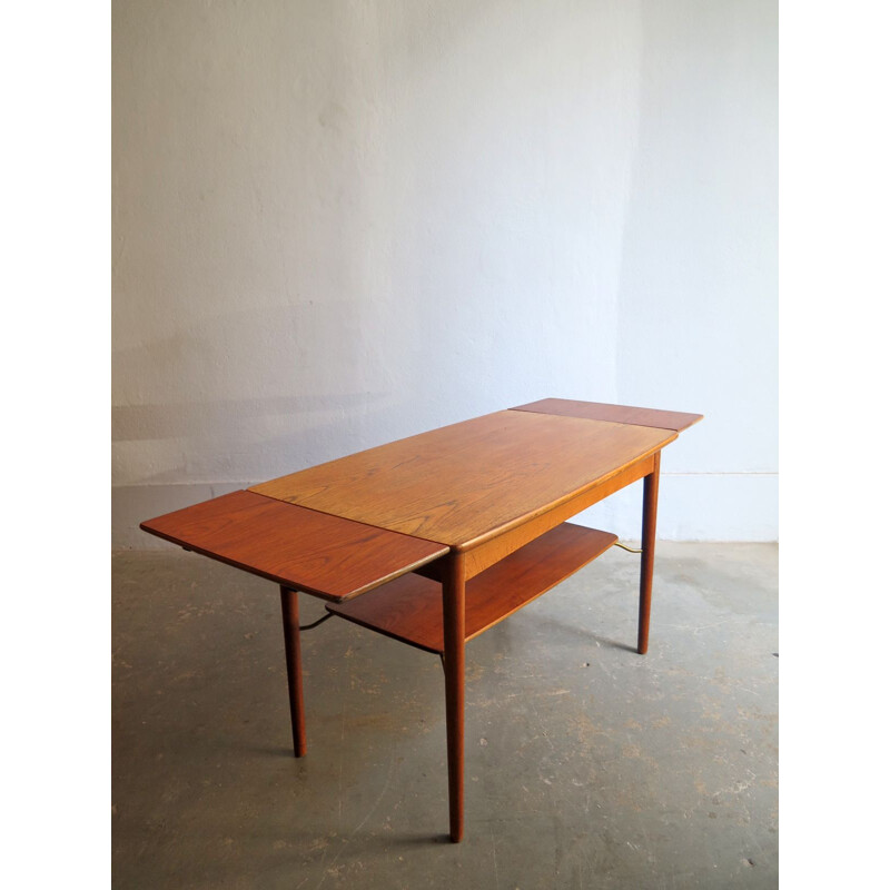 Extendable coffee table in teak with lower top