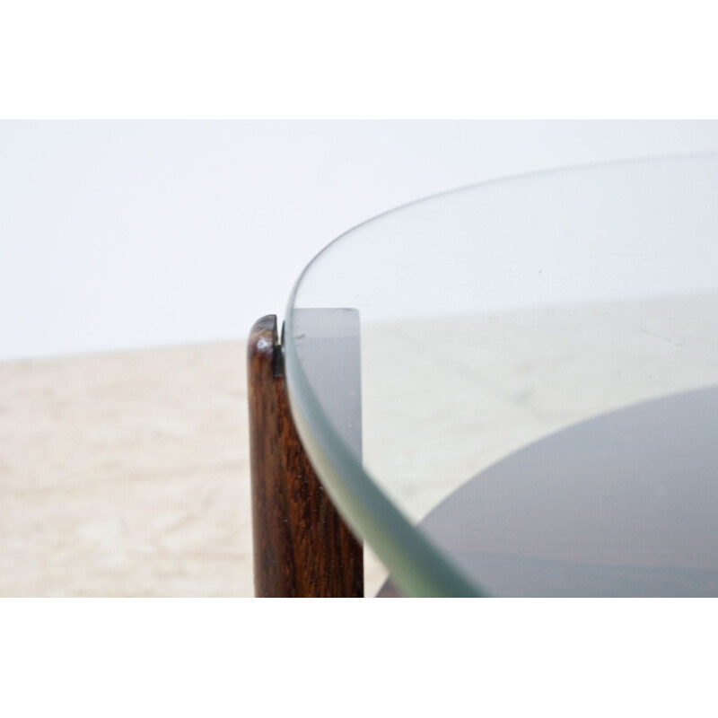 Table basse ronde en palissandre avec plateau en verre