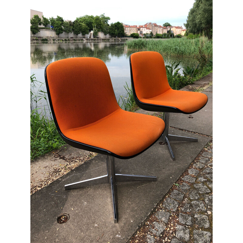 Par de cadeiras de design vintage para a Comforto