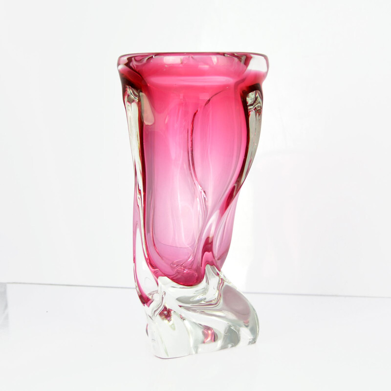 Vintage pink vase for Skrdlovice in glass 1960