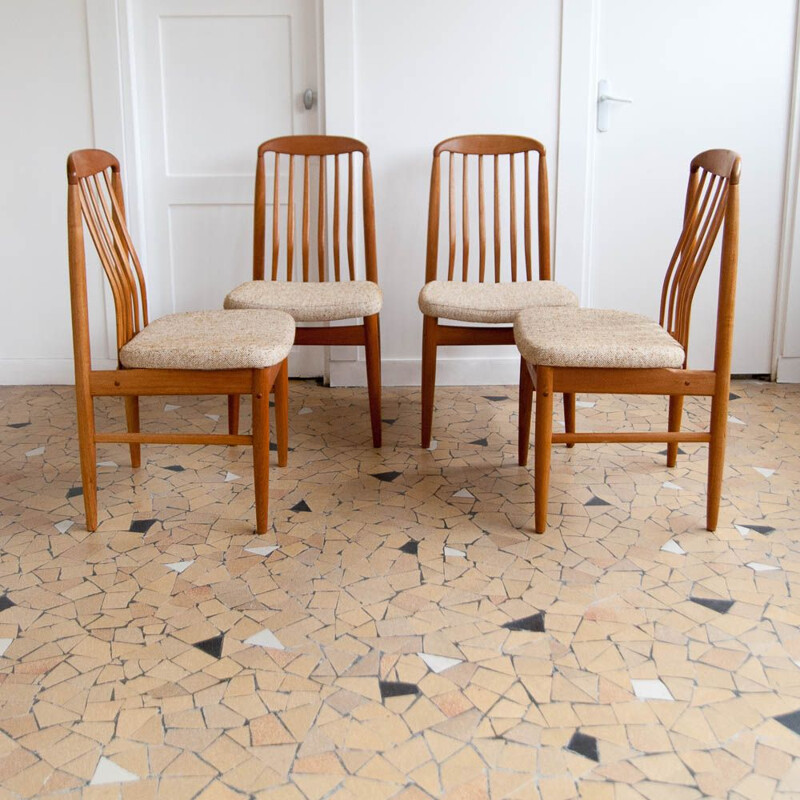 Suite de 4 chaises vintage scandinaves de Linden en teck et tissu beige 1960