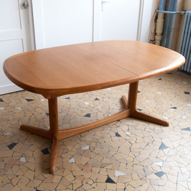 Vintage scandinavian table by Linden in light teak 1960