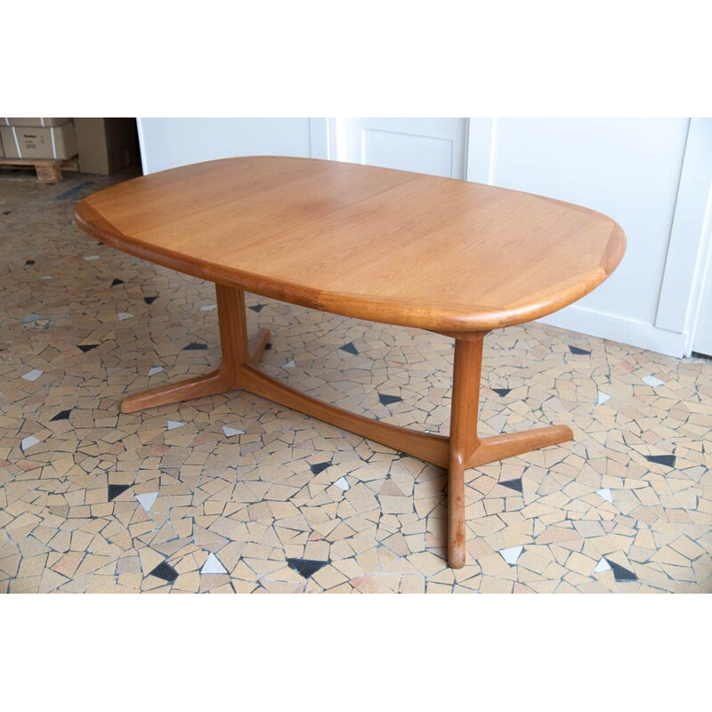 Vintage scandinavian table by Linden in light teak 1960