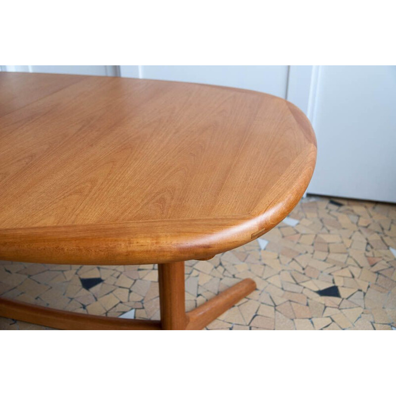 Vintage scandinavian table by Linden in light teak 1960