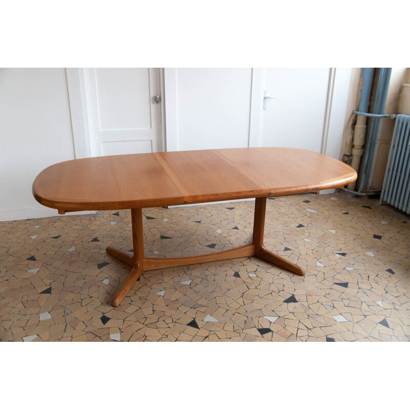 Vintage scandinavian table by Linden in light teak 1960