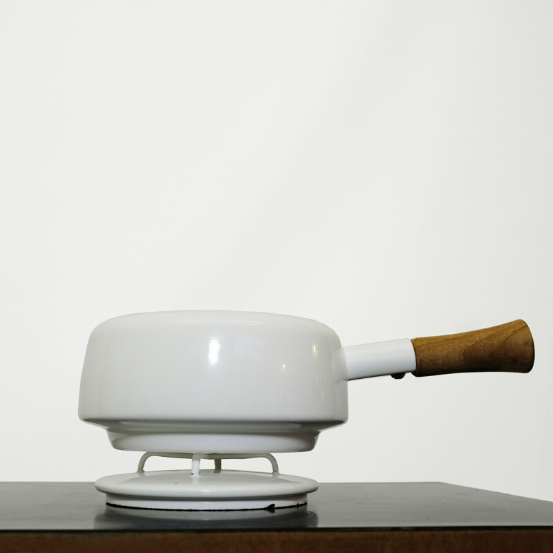 Small vintage frying pan for Dansk in teak and enamelled white 1950