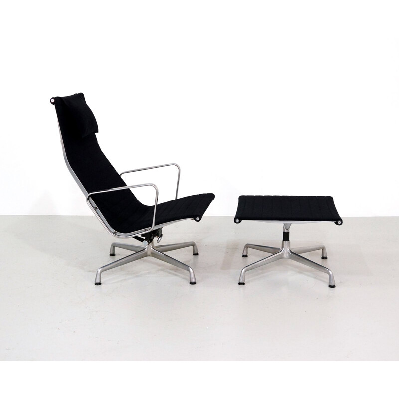 Vintage lounge chair and ottoman by Charles et Ray Eames,1960