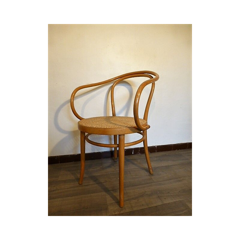 Vintage chair Thonet 209 says "Le Corbusier"