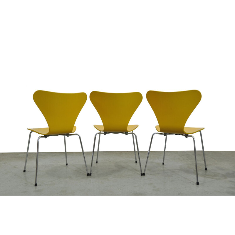 Set of 3 vintage Butterfly chairs by Arne Jacobsen for Fritz Hansen